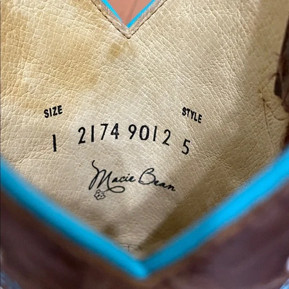 Macie Bean cowgirl boots with floral design - Picture 2 of 5